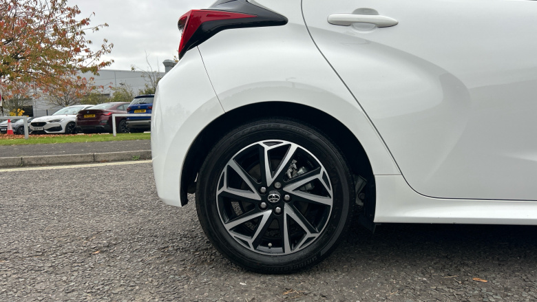 Toyota Yaris 1.5 Hybrid Design 5dr CVT Hybrid Hatchback